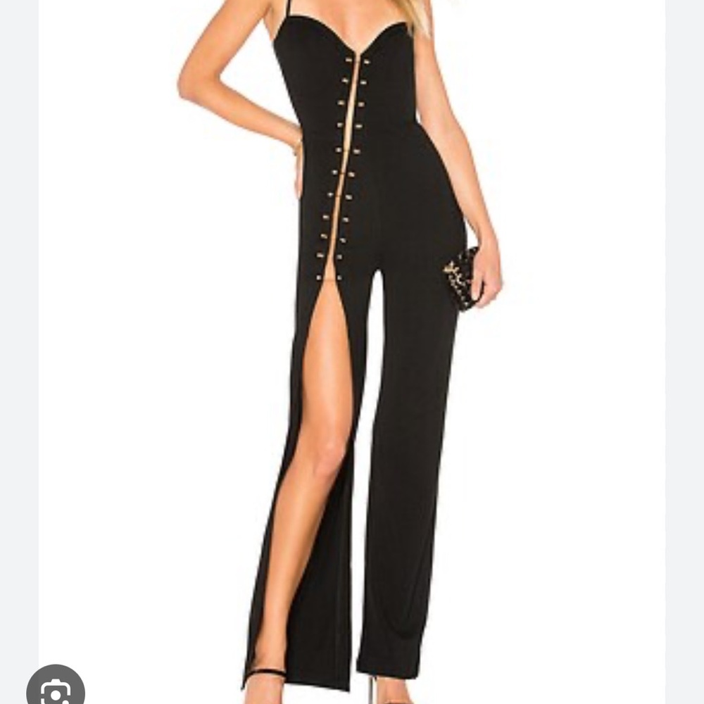 h:ours Black Jumpsuit with Sweetheart Neckline and Tailored Fit